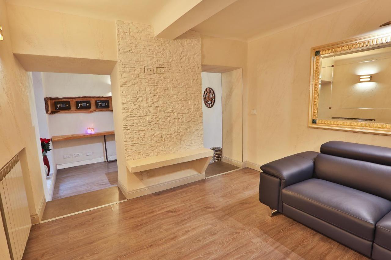Grottini Luxury Suites ~ Pantheon Rome Bagian luar foto